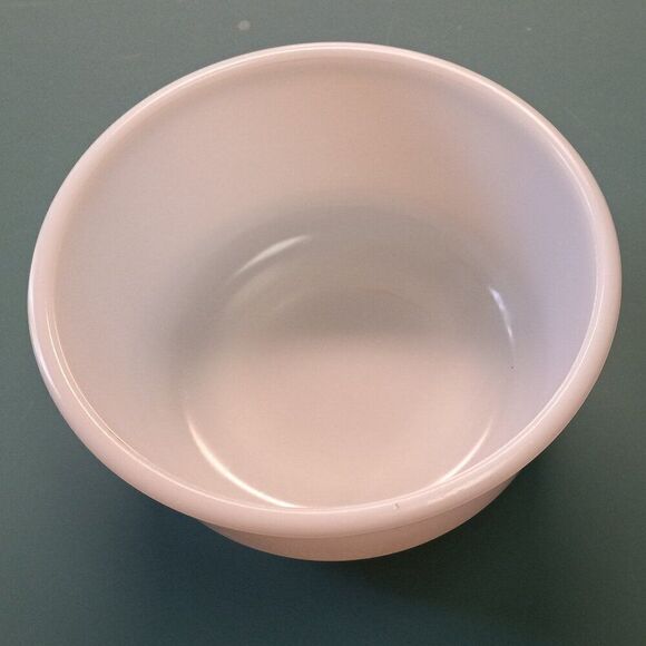 Vintage Large White Ring around Bottom Edge Mixing Bowl Cottagecore Kitsch - Picture 1 of 5